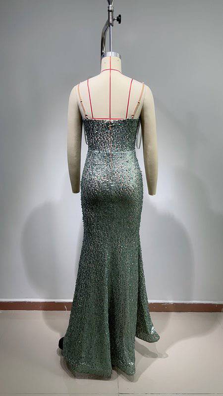 {{ product_title }} – Exklusive Damenmode für besondere Anlässe | HotFashionista.de