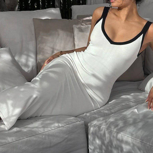 Produktbild von Elegantes Bandage-Maxikleid mit Diamanten – Bodenlang & Quadratkragen in S, erhältlich bei Hot Fashionista