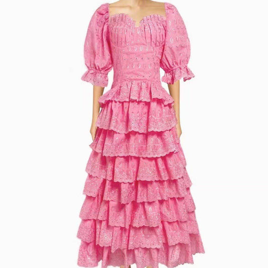 {{ product_title }} – Exklusive Damenmode für besondere Anlässe | HotFashionista.de
