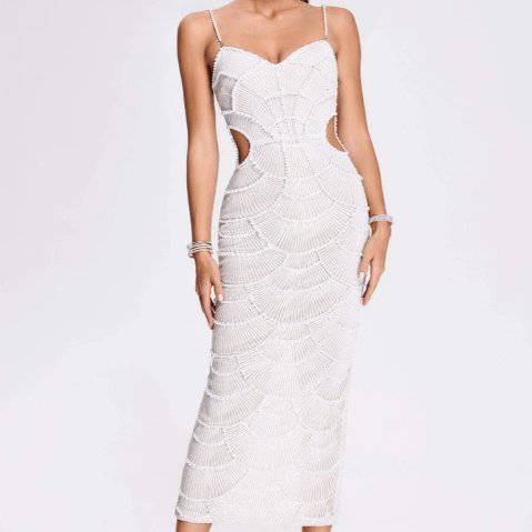 {{ product_title }} – Exklusive Damenmode für besondere Anlässe | HotFashionista.de