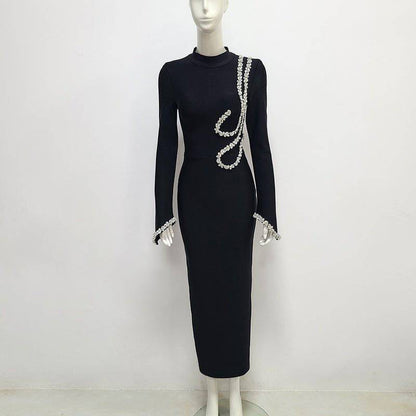 {{ product_title }} – Exklusive Damenmode für besondere Anlässe | HotFashionista.de