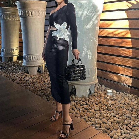 Produktbild von Elegantes Bandage-Maxikleid mit Diamanten – Bodenlang & Quadratkragen in XS, erhältlich bei Hot Fashionista