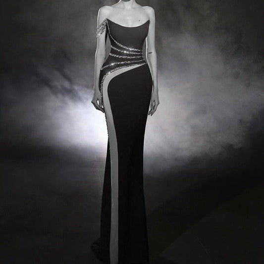 Produktbild von Elegantes Bandage-Maxikleid mit Diamanten – Bodenlang & Quadratkragen in XS, erhältlich bei Hot Fashionista