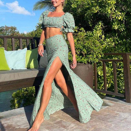 Produktbild von Elegantes Bandage-Maxikleid mit Diamanten – Bodenlang & Quadratkragen in Green, erhältlich bei Hot Fashionista