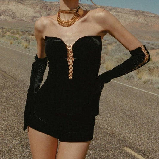 Produktbild von Elegantes Bandage-Maxikleid mit Diamanten – Bodenlang & Quadratkragen in XS, erhältlich bei Hot Fashionista