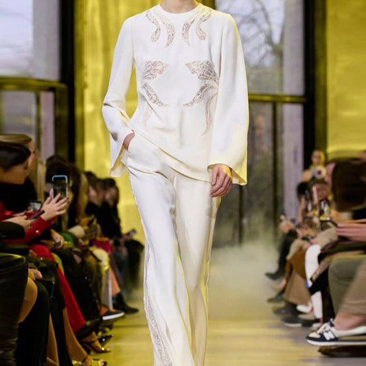 Produktbild von Elegantes Bandage-Maxikleid mit Diamanten – Bodenlang & Quadratkragen in S, erhältlich bei Hot Fashionista