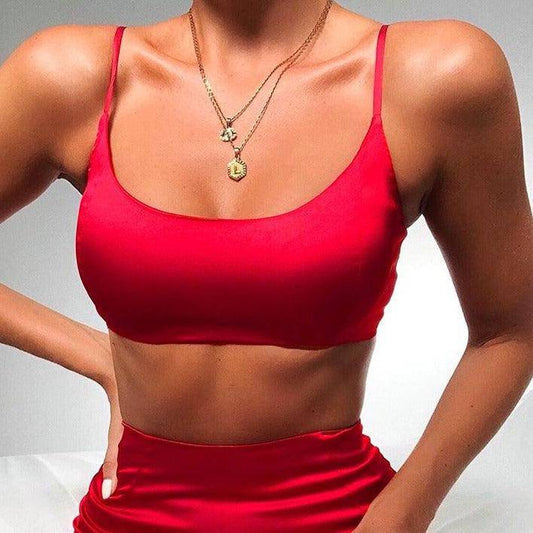 Produktbild von Elegantes Bandage-Maxikleid mit Diamanten – Bodenlang & Quadratkragen in Red, erhältlich bei Hot Fashionista