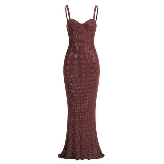 {{ product_title }} – Exklusive Damenmode für besondere Anlässe | HotFashionista.de