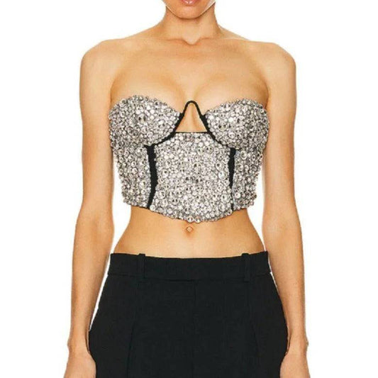 {{ product_title }} – Exklusive Damenmode für besondere Anlässe | HotFashionista.de