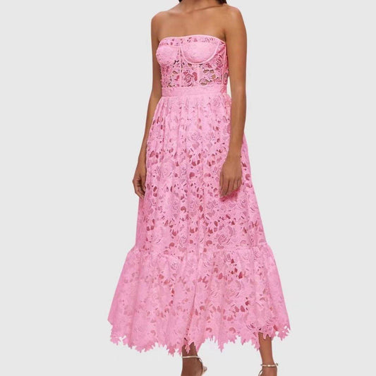 Produktbild von Elegantes Bandage-Maxikleid mit Diamanten – Bodenlang & Quadratkragen in S, erhältlich bei Hot Fashionista