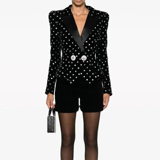 {{ product_title }} – Exklusive Damenmode für besondere Anlässe | HotFashionista.de