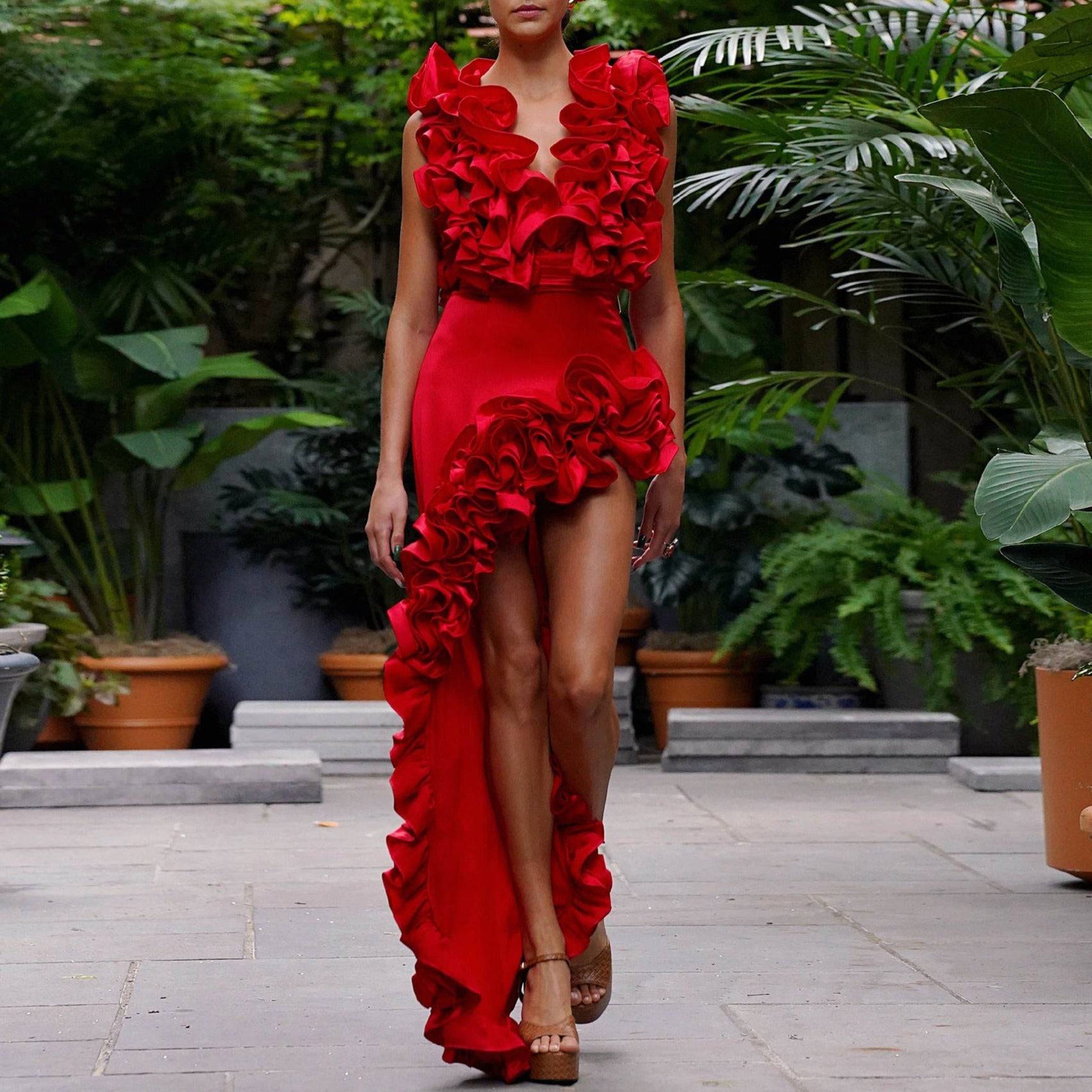 Produktbild von Elegantes Bandage-Maxikleid mit Diamanten – Bodenlang & Quadratkragen in S, erhältlich bei Hot Fashionista