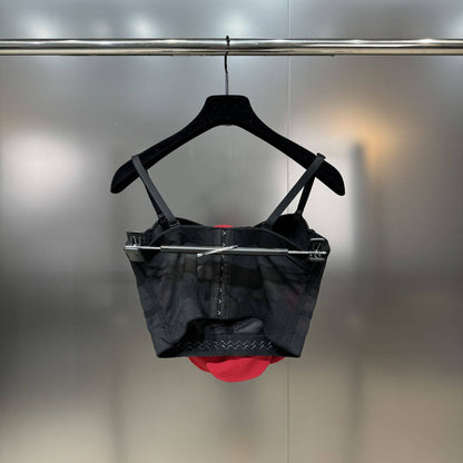{{ product_title }} – Exklusive Damenmode für besondere Anlässe | HotFashionista.de