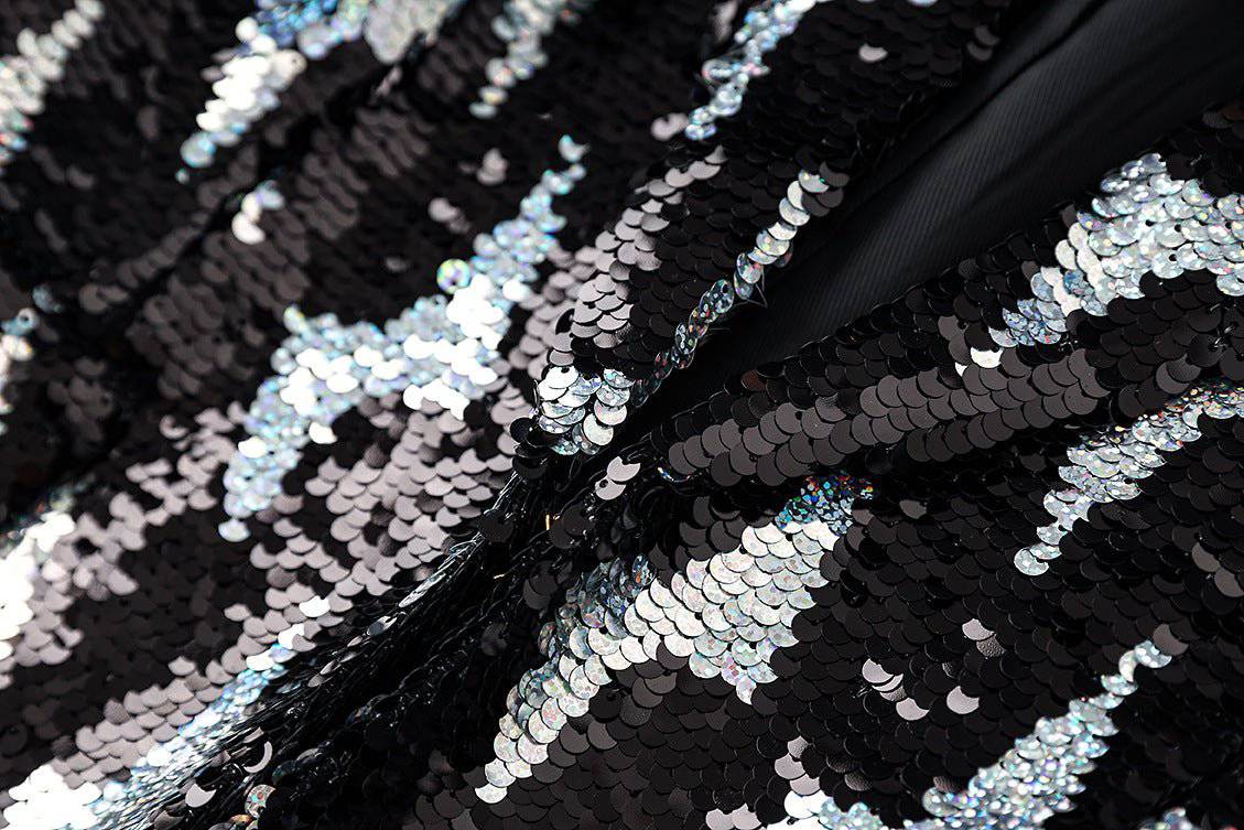 Elegantes Bandage-Maxikleid mit Diamanten – Bodenlang & Quadratkragen