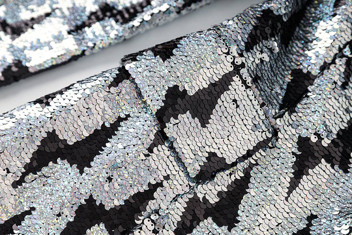 Elegantes Bandage-Maxikleid mit Diamanten – Bodenlang & Quadratkragen