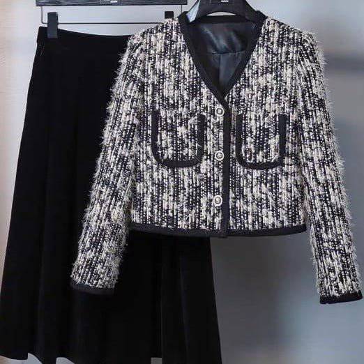 {{ product_title }} – Exklusive Damenmode für besondere Anlässe | HotFashionista.de