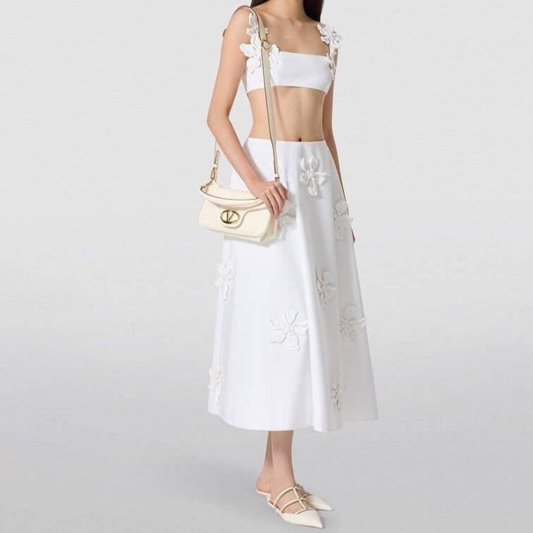 {{ product_title }} – Exklusive Damenmode für besondere Anlässe | HotFashionista.de