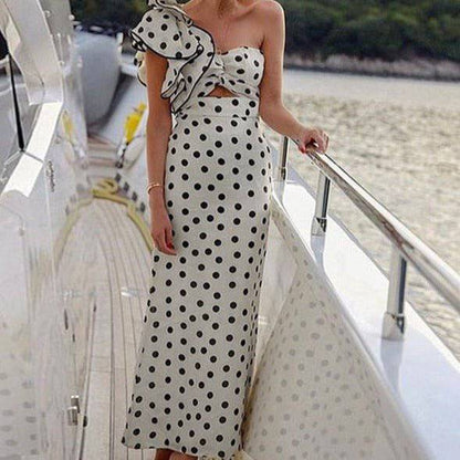 {{ product_title }} – Exklusive Damenmode für besondere Anlässe | HotFashionista.de