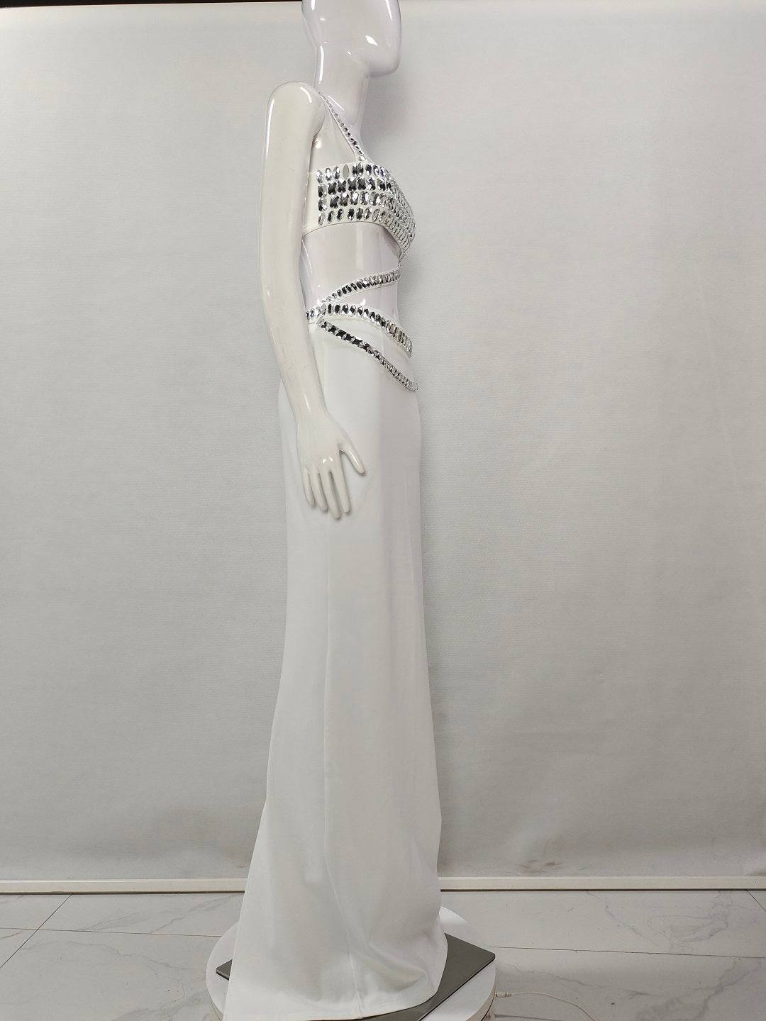 {{ product_title }} – Exklusive Damenmode für besondere Anlässe | HotFashionista.de