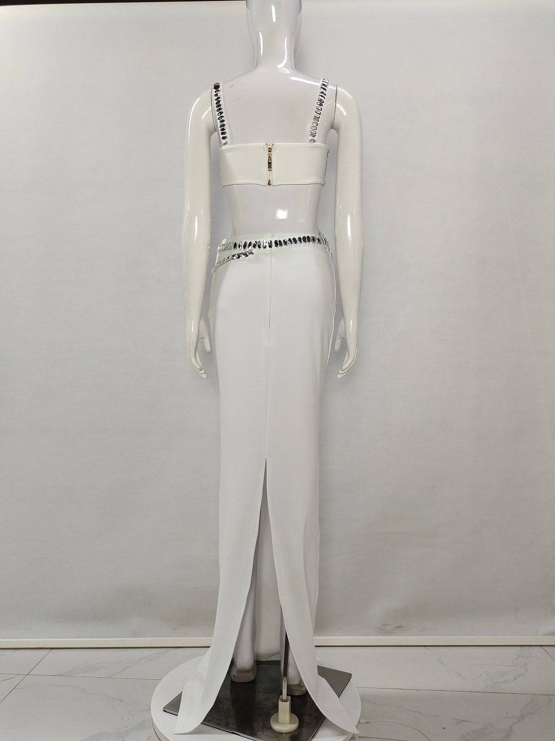 {{ product_title }} – Exklusive Damenmode für besondere Anlässe | HotFashionista.de
