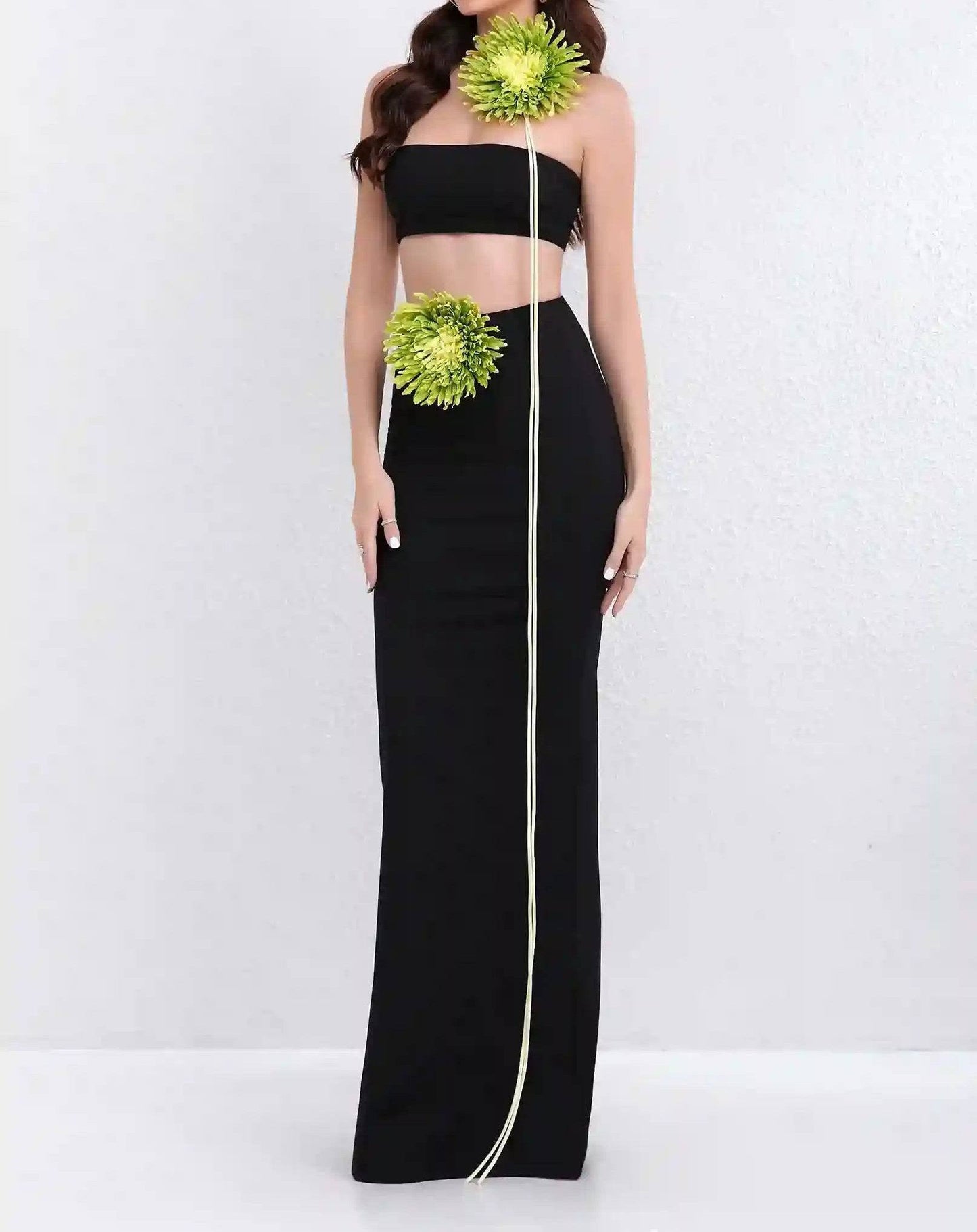 Elegantes Bandage-Maxikleid mit Diamanten – Bodenlang & Quadratkragen