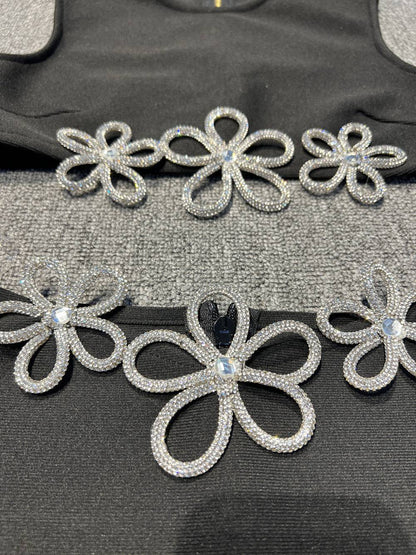 Elegantes Bandage-Maxikleid mit Diamanten – Bodenlang & Quadratkragen