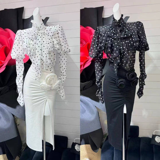 Produktbild von Elegantes Bandage-Maxikleid mit Diamanten – Bodenlang & Quadratkragen in White, erhältlich bei Hot Fashionista