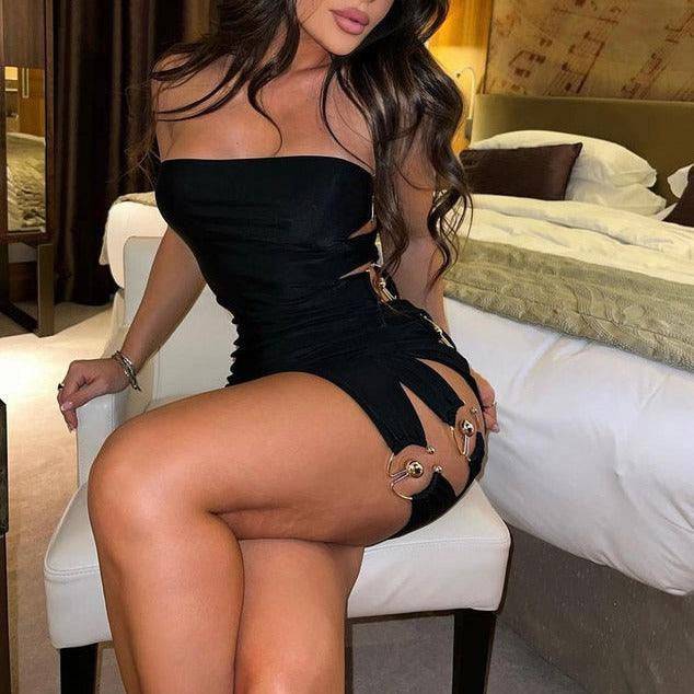 Produktbild von Elegantes Bandage-Maxikleid mit Diamanten – Bodenlang & Quadratkragen in XS, erhältlich bei Hot Fashionista