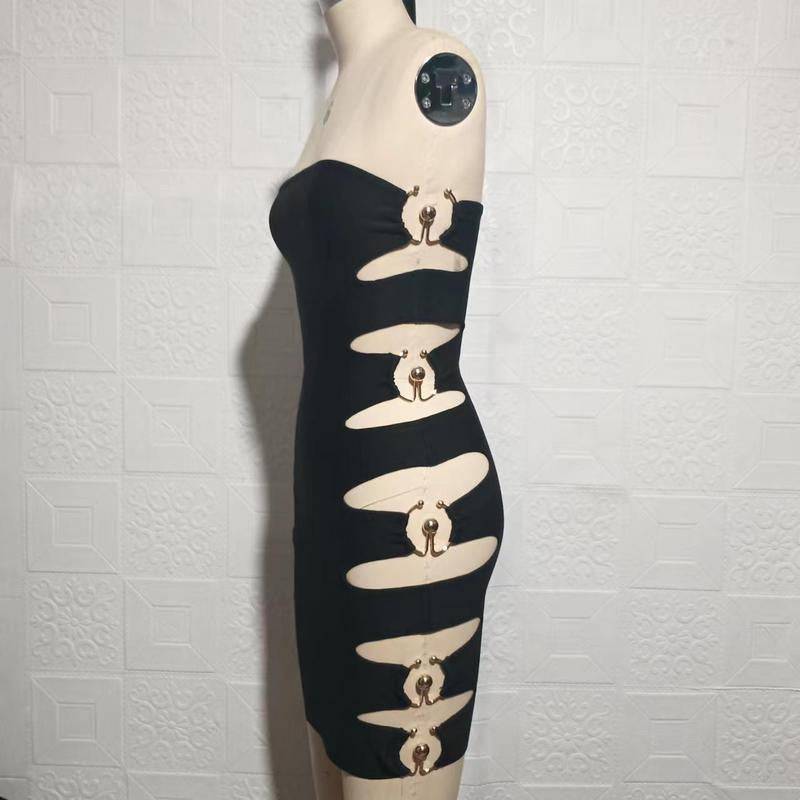 Elegantes Bandage-Maxikleid mit Diamanten – Bodenlang & Quadratkragen