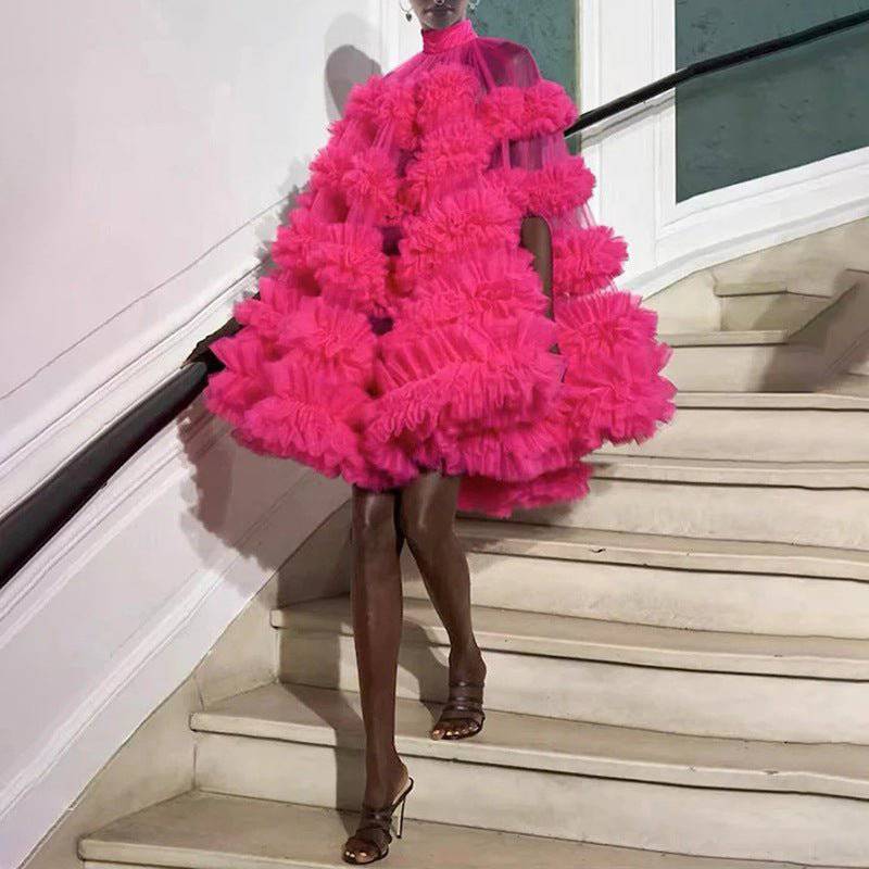 Produktbild von Elegantes Bandage-Maxikleid mit Diamanten – Bodenlang & Quadratkragen in Pink, erhältlich bei Hot Fashionista