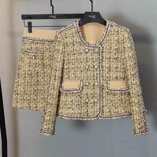 Produktbild von Elegantes Bandage-Maxikleid mit Diamanten – Bodenlang & Quadratkragen in 1, erhältlich bei Hot Fashionista