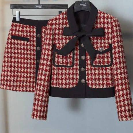 Produktbild von Elegantes Bandage-Maxikleid mit Diamanten – Bodenlang & Quadratkragen in 1, erhältlich bei Hot Fashionista