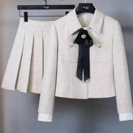 {{ product_title }} – Exklusive Damenmode für besondere Anlässe | HotFashionista.de