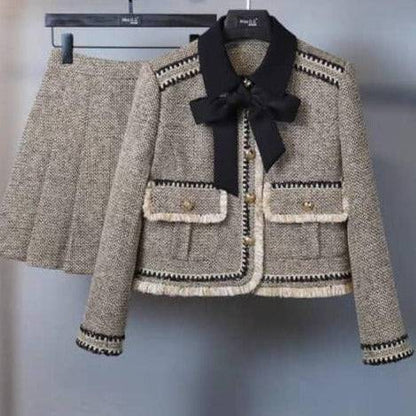 Elegantes Bandage-Maxikleid mit Diamanten – Bodenlang & Quadratkragen