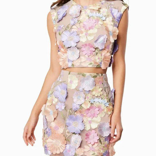{{ product_title }} – Exklusive Damenmode für besondere Anlässe | HotFashionista.de